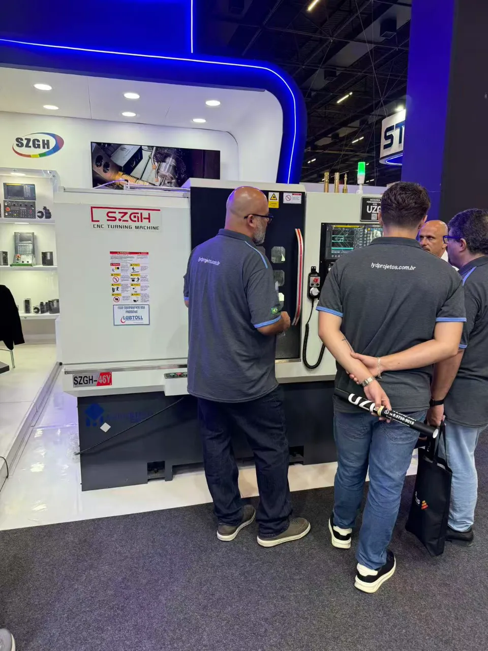 Máquina de fresado y torneado CNC SZGH-46Y